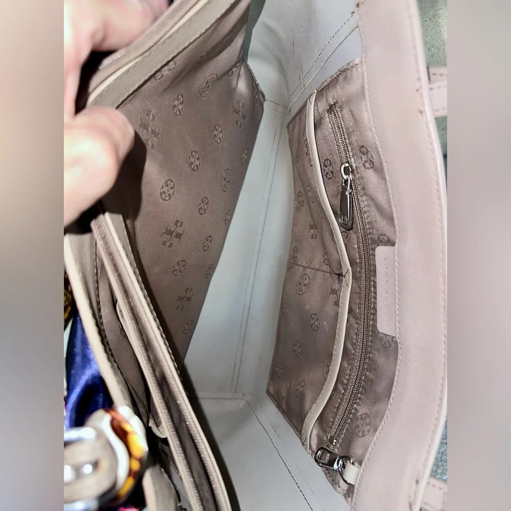 TORY BURCH Elegant Taupe Tote Bag with Accent scarf - Picture 8 of 13